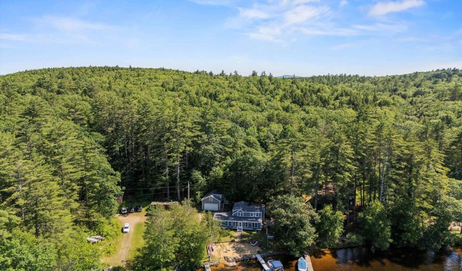 42 Brewster Rd, Barnstead, NH 03225 - 4 Beds, 3 Bath