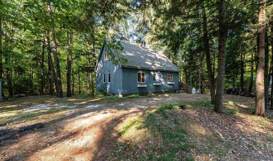 429 Rolling Ridge Rd, Bartlett, NH 03812 - 4 Beds, 2 Bath