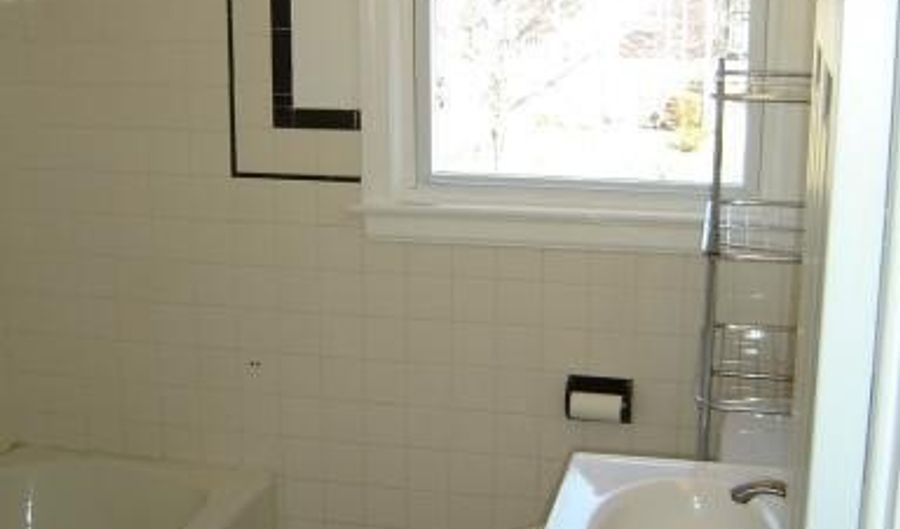 925 CHESTNUT HILL Ave, Baltimore, MD 21218 - 3 Beds, 1 Bath