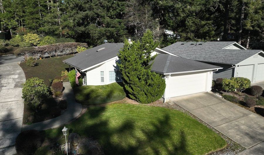 1389 GLENWOOD Dr, Brookings, OR 97415 - 2 Beds, 2 Bath