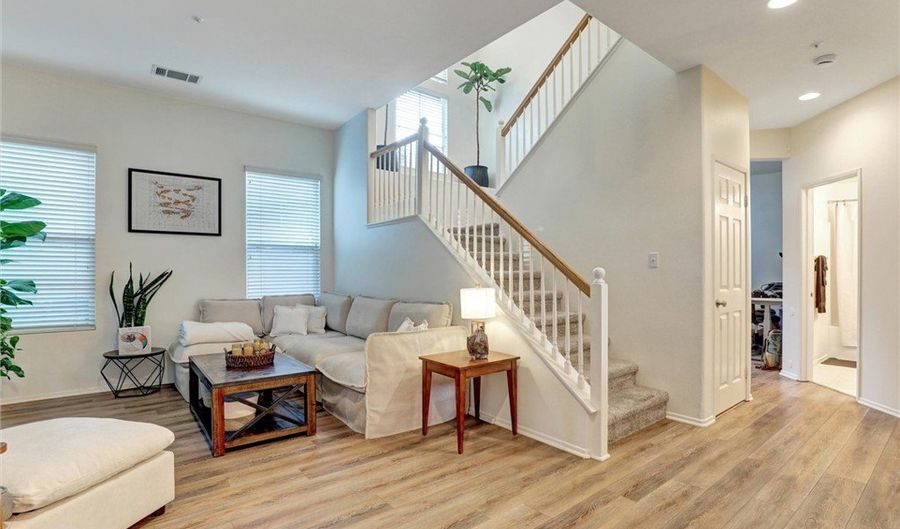 285 Woodcrest, Aliso Viejo, CA 92656 - 3 Beds, 3 Bath