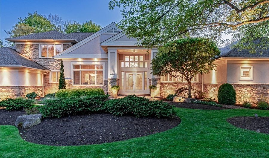 520 Bristol Dr, Aurora, OH 44202 - 5 Beds, 7 Bath