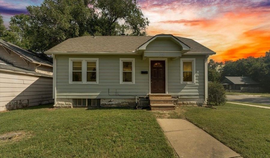 350 E Clark Ave, Augusta, KS 67010 - 2 Beds, 1 Bath