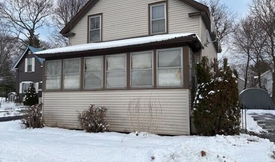27 Dexter St, Bangor, ME 04401 - 3 Beds, 0 Bath
