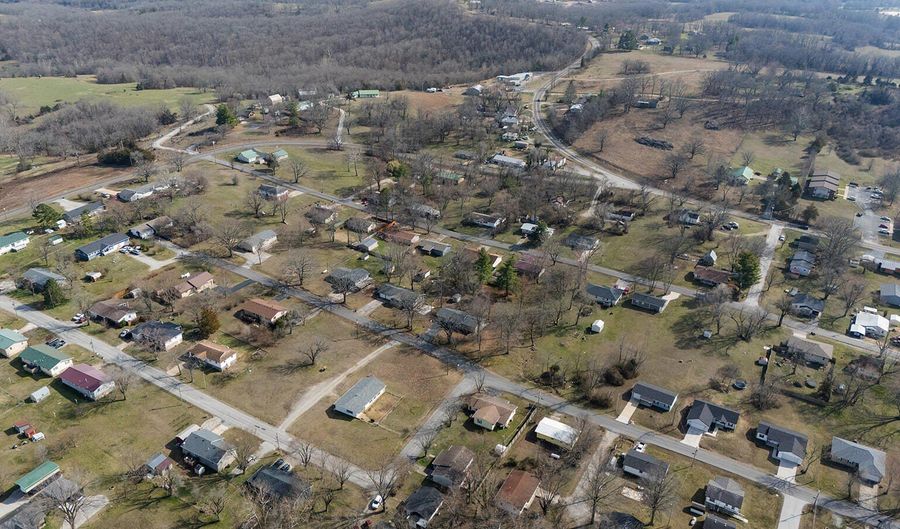 1302 Valley Ave, Ava, MO 65608 - 2 Beds, 1 Bath