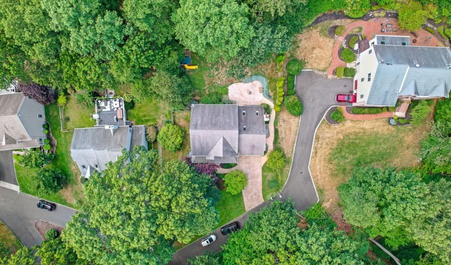 13 Victorian Woods Dr, Atlantic Highlands, NJ 07716 - 4 Beds, null Bath
