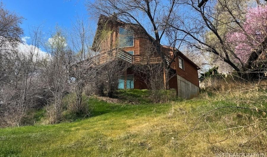 4454 N 1325 E, Buhl, ID 83316 - 3 Beds, 3 Bath