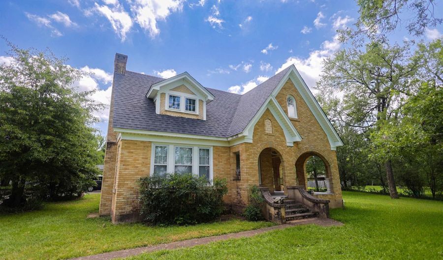 124 N HILL St, Amity, AR 71921 - 3 Beds, 2 Bath