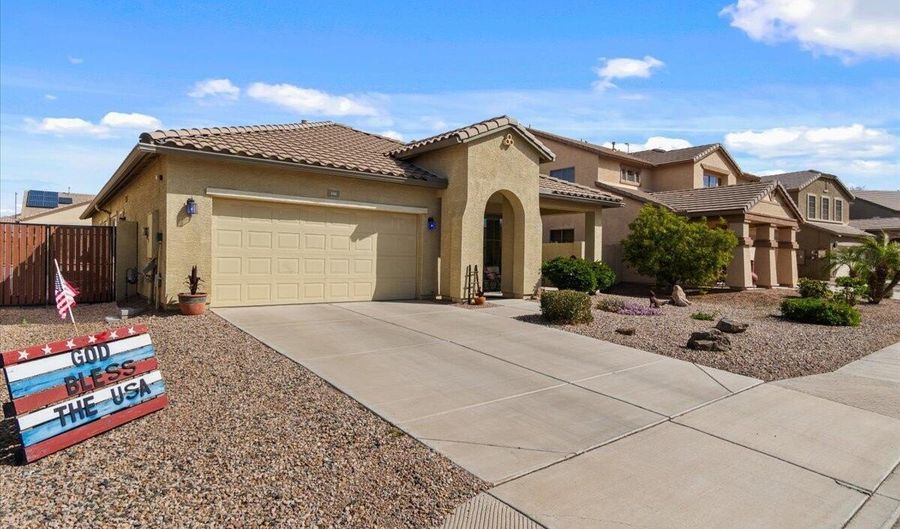 144 W BAHAMAS Dr, Casa Grande, AZ 85122 - 3 Beds, 2 Bath