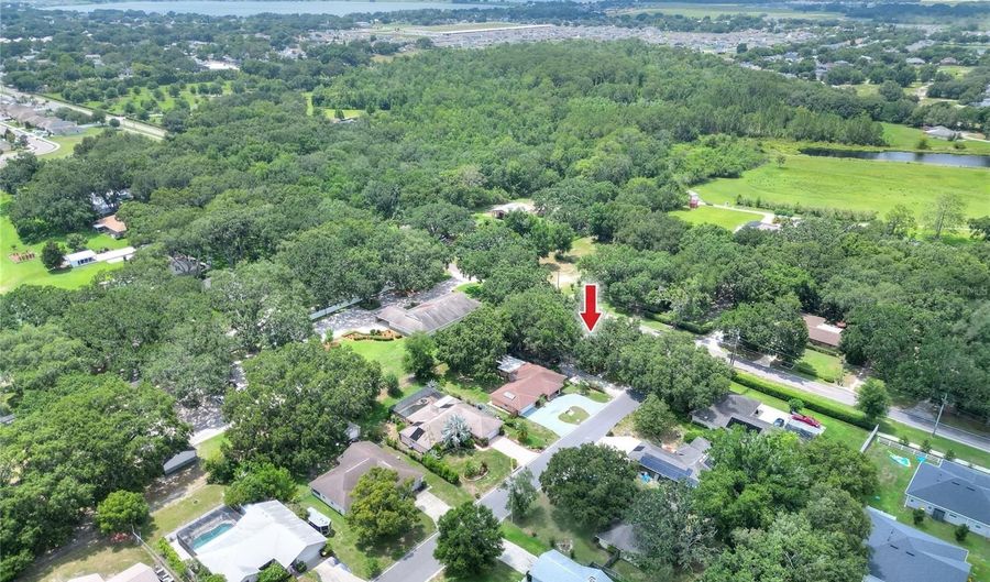 1300 ARIANA WOODS Cir, Auburndale, FL 33823 - 4 Beds, 2 Bath