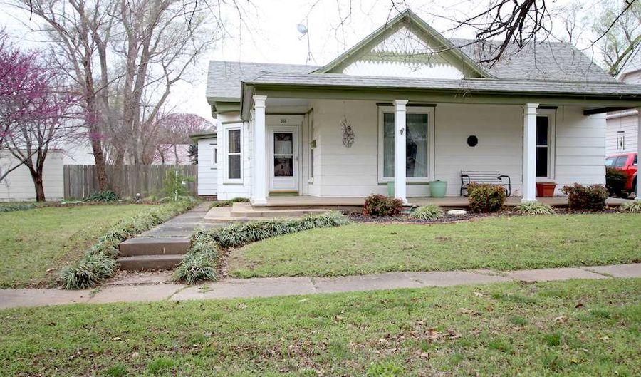 508 N Jennings Ave, Anthony, KS 67003 - 3 Beds, 2 Bath