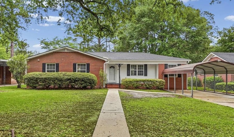 2008 McIntosh Rd, Albany, GA 31701 - 4 Beds, 2 Bath