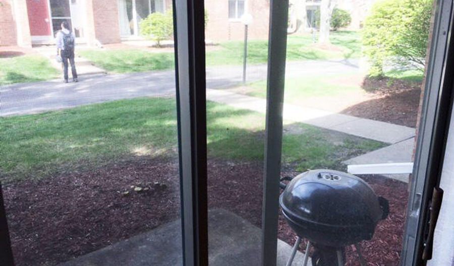 1225 Island Dr 104, Ann Arbor, MI 48104 - 2 Beds, 1 Bath