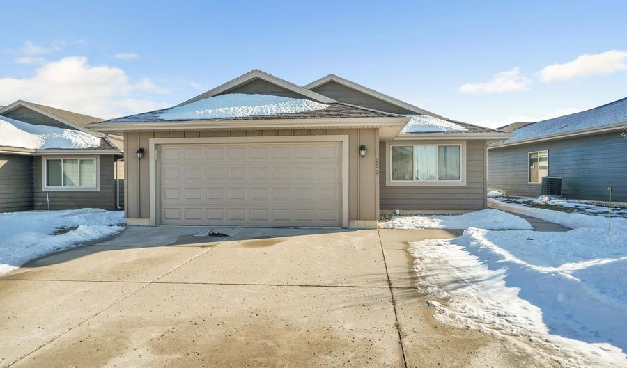 290 240th Ave 253, Arnolds Park, IA 51331 - 3 Beds, 2 Bath