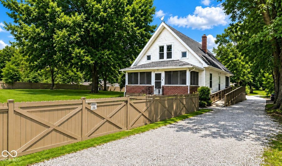 344 W Edwards Ave, Indianapolis, IN 46217 - 3 Beds, 1 Bath