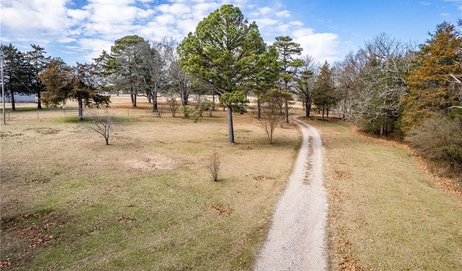 7511 Old Graphic Rd, Alma, AR 72921 - 4 Beds, 2 Bath