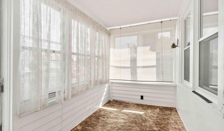 720 DEWEY St, Wisconsin Rapids, WI 54494 - 1 Beds, 1 Bath