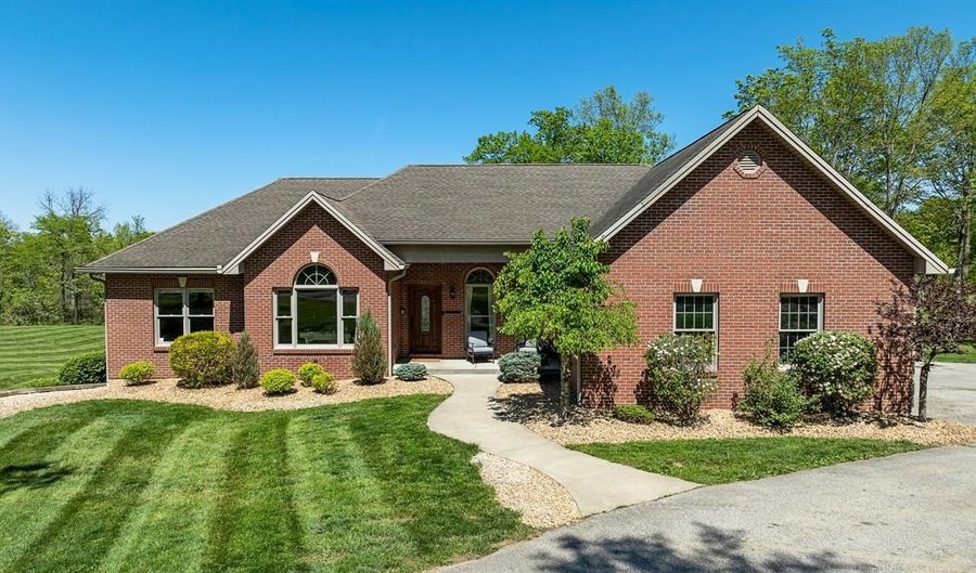 5120 Country Hills Dr, Aurora, IN 47001 - 5 Beds, 4 Bath