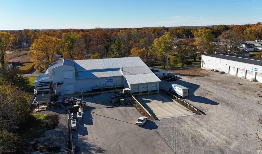 2404 U St, Bedford, IN 47421 - 0 Beds, 3 Bath