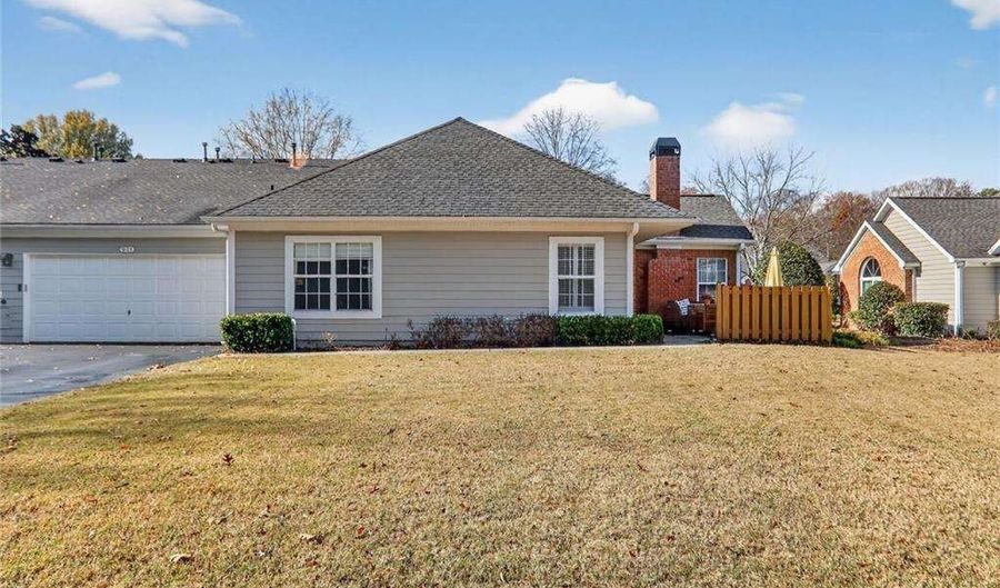 9103 Windrush Ln, Alpharetta, GA 30009 - 2 Beds, 2 Bath