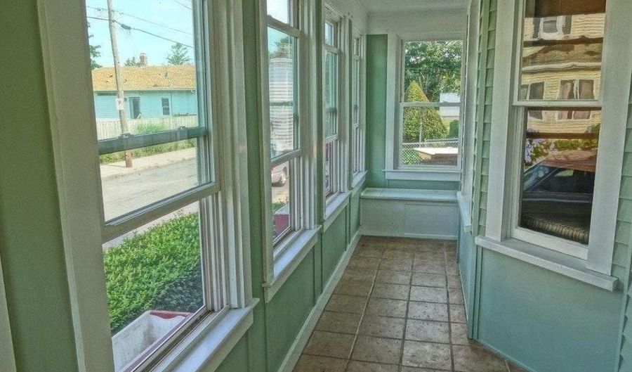 67 Hall Ave, Newport, RI 02840 - 3 Beds, 2 Bath