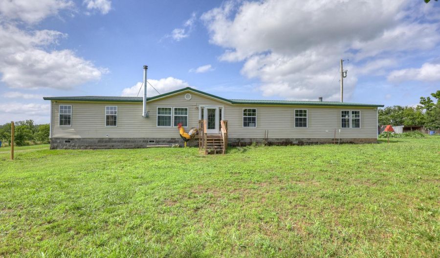 9072 E State Highway 76, Anderson, MO 64831 - 4 Beds, 2 Bath