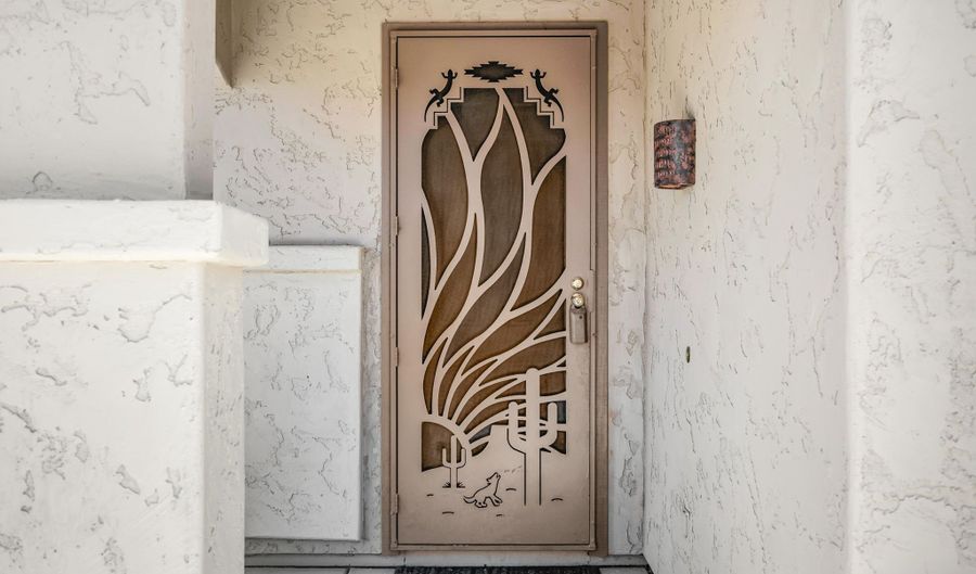 2697 E WATERVIEW Ct, Chandler, AZ 85249 - 4 Beds, 2 Bath