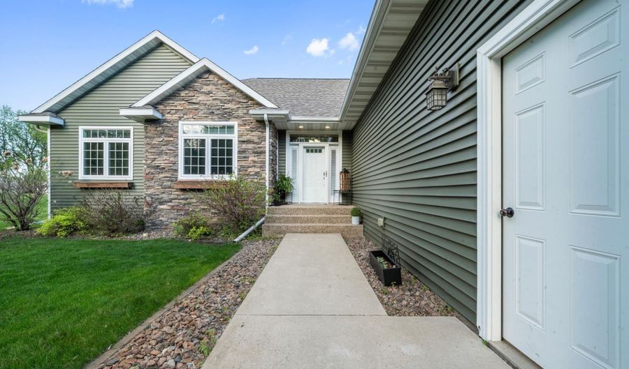 4201 Rue De Frenchman NE, Alexandria, MN 56308 - 5 Beds, 3 Bath