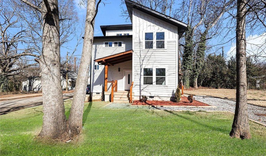 5 McGee St, Belton, SC 29627 - 4 Beds, 3 Bath
