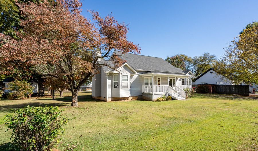 11 Magnolia St, Aragon, GA 30104 - 4 Beds, 2 Bath