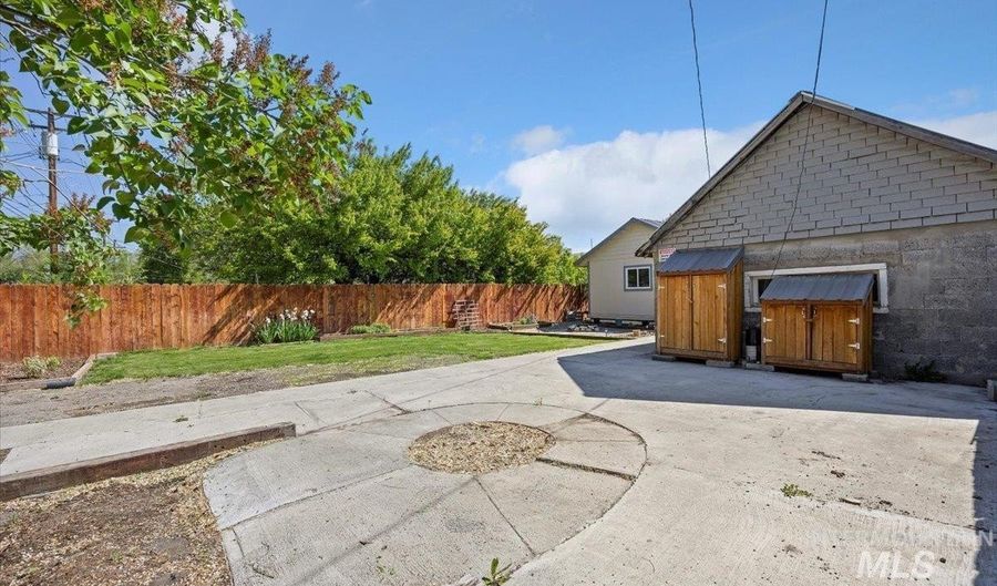 1334 Oriental, Burley, ID 83318 - 2 Beds, 1 Bath