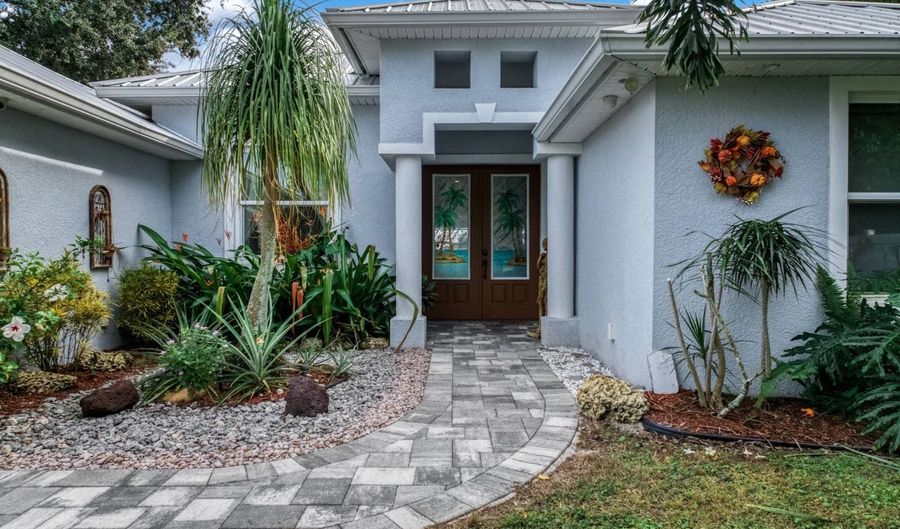 1560 N Oak Park Ave, Avon Park, FL 33825 - 3 Beds, 3 Bath