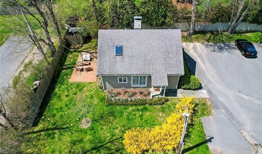 397 Gibbs Ave Ch, Newport, RI 02840 - 2 Beds, 1 Bath