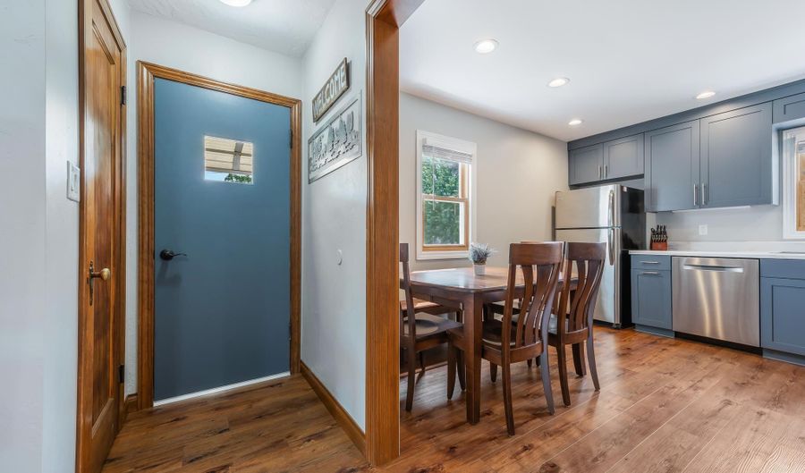 1518 E HARRIET St, Appleton, WI 54915 - 3 Beds, 2 Bath