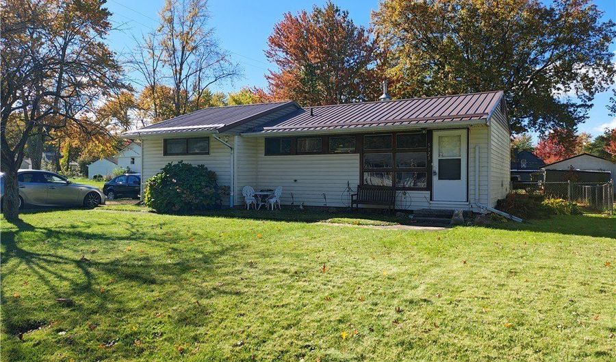 5923 Ogden Ave, Ashtabula, OH 44004 - 2 Beds, 1 Bath
