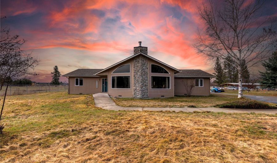 315 Chief Looking Glass Rd, Florence, MT 59833 - 3 Beds, 3 Bath