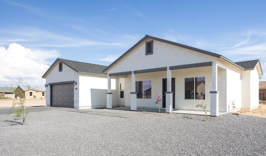11119 W HOBBIT Dr, Arizona City, AZ 85123 - 3 Beds, 2 Bath