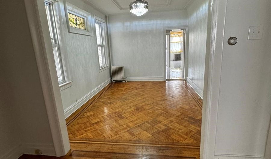 76 W 45TH St, Bayonne, NJ 07002 - 3 Beds, 1 Bath