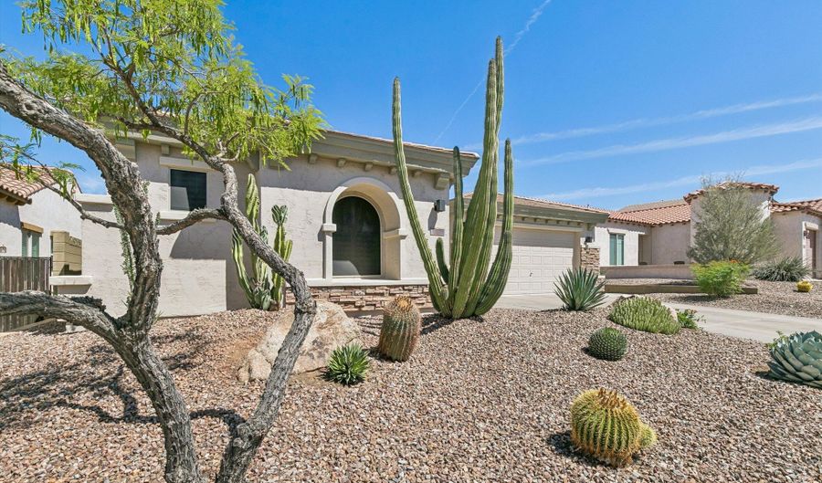 42738 N COURAGE Trl, Anthem, AZ 85086 - 5 Beds, 3 Bath