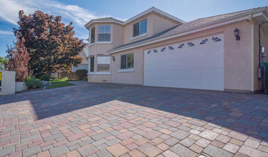 2296 Oak Ridge Dr, Carson City, NV 89703 - 4 Beds, 3 Bath