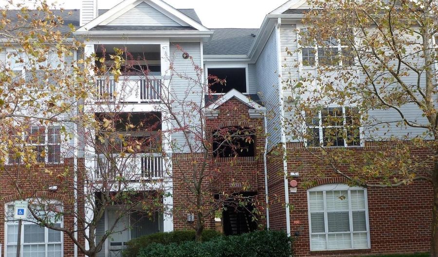 20311 BEECHWOOD Ter #200, Ashburn, VA 20147 - 1 Beds, 1 Bath