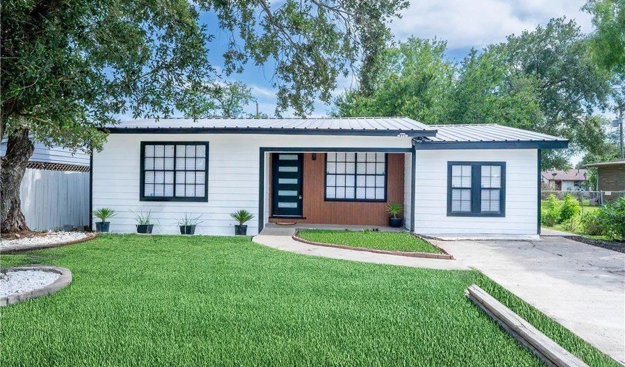 1002 E Hill Ave, Alice, TX 78332 - 3 Beds, 2 Bath
