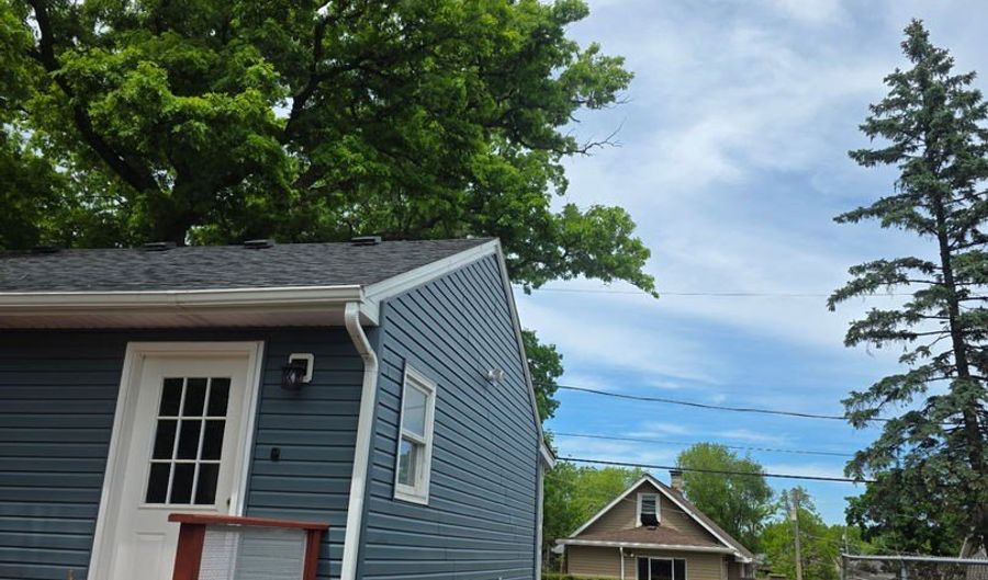 26597 W Maple St, Antioch, IL 60002 - 2 Beds, 1 Bath