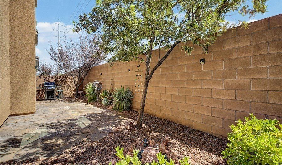 2156 Solvang Mill Dr, Las Vegas, NV 89135 - 2 Beds, 3 Bath