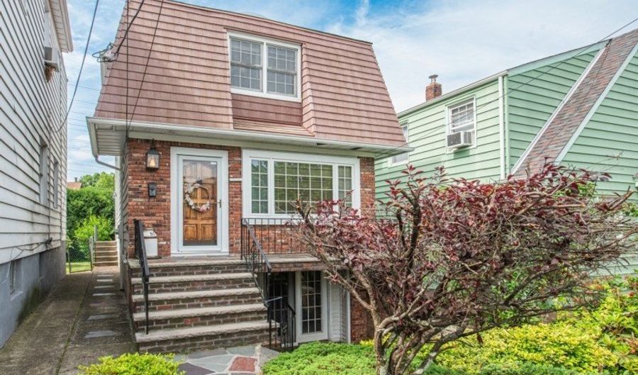 51 Emmet St, Belleville, NJ 07109 - 3 Beds, 2 Bath