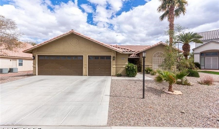 10058 Saint Augustine St, Las Vegas, NV 89183 - 4 Beds, 2 Bath