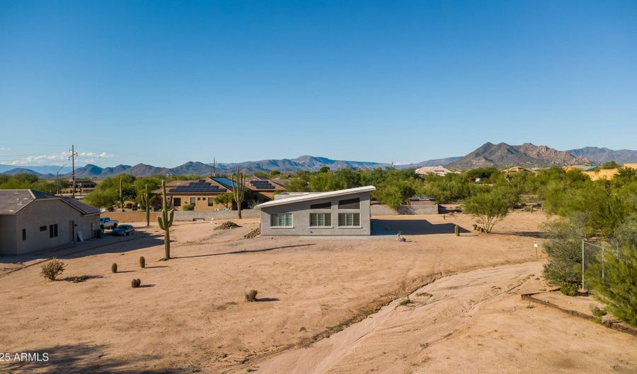 30321 N 56TH St, Cave Creek, AZ 85331 - 3 Beds, 3 Bath