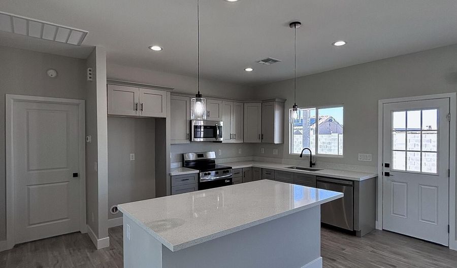 13575 S SILENT Rd, Arizona City, AZ 85123 - 3 Beds, 2 Bath
