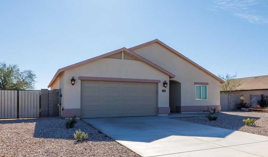 11023 W XAVIER Dr, Arizona City, AZ 85123 - 3 Beds, 2 Bath