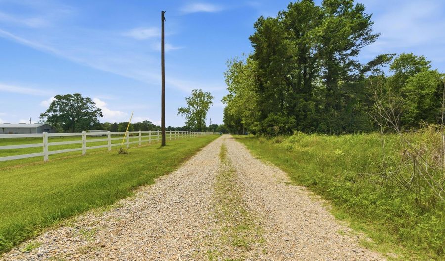 776 Sand Pit Rd, Arnaudville, LA 70512 - 4 Beds, 3 Bath